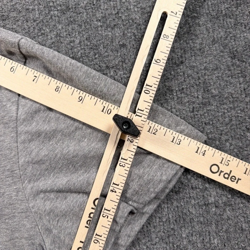 Vintage Peanuts Christmas T-Shirt Mens Large Gray Charlie‎ Brown Snoopy Graphic